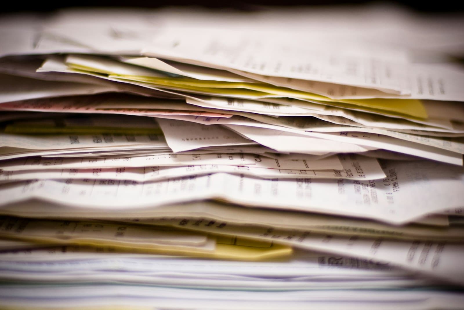 Định mức văn phòng phẩm theo đầu người: giấy, bút, sổ và file